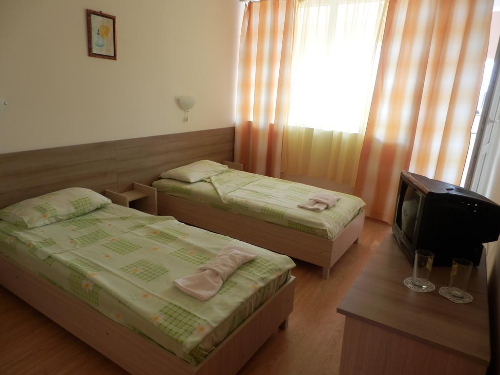 Olimpia Supersnab Hotel Балчик Екстериор снимка
