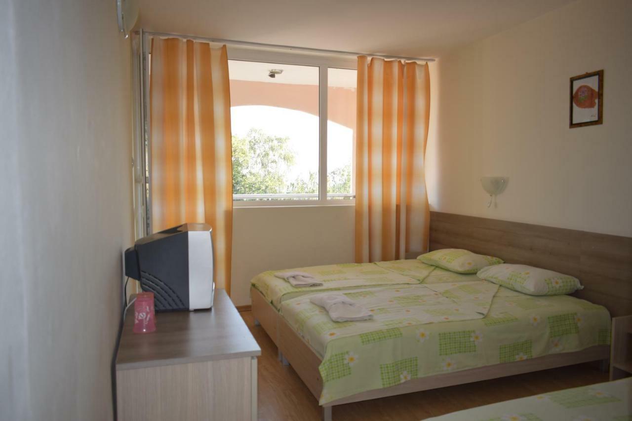 Olimpia Supersnab Hotel Балчик Екстериор снимка